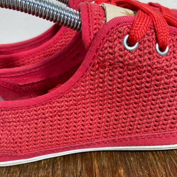 Converse CTAS Lightweight Red Mesh Womens Size 7 - Picture 3 of 11